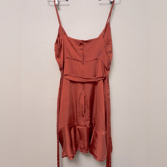 Lucy in the Sky Becca Satin Ruffle Dress, Rust Sz M - Picture 8 of 8